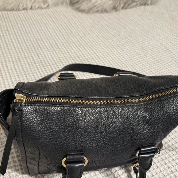 Michael Korks Carine Medium Pebbled
Leather Satchel - Picture 8 of 16